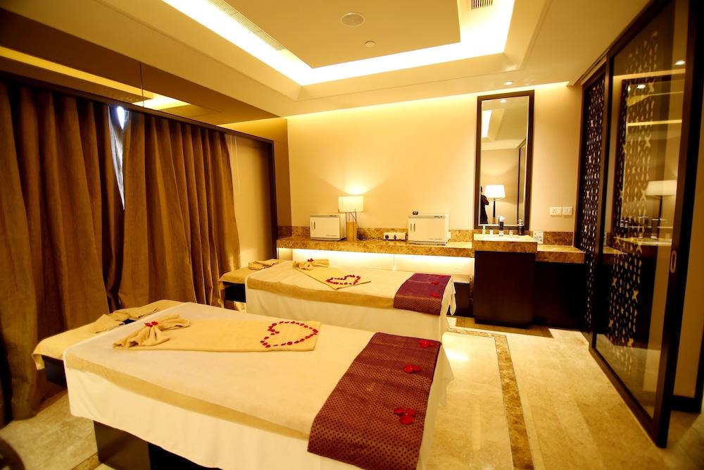 Radisson Blu Coimbatore Exterior photo A spa at the Taj Mahal Palace, Mumbai, India