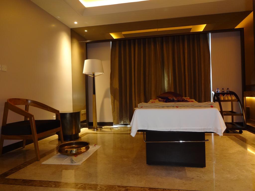 Radisson Blu Coimbatore Exterior photo A spa treatment room at The Oberoi, Mumbai
